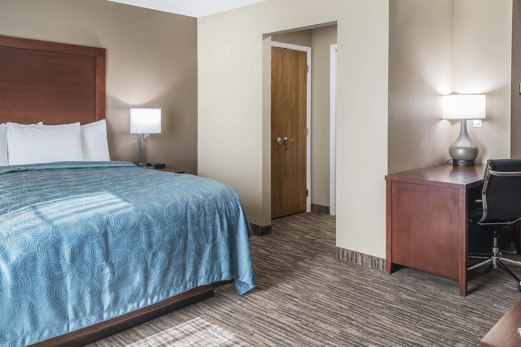 Mainstay Suites Единбург Екстер'єр фото