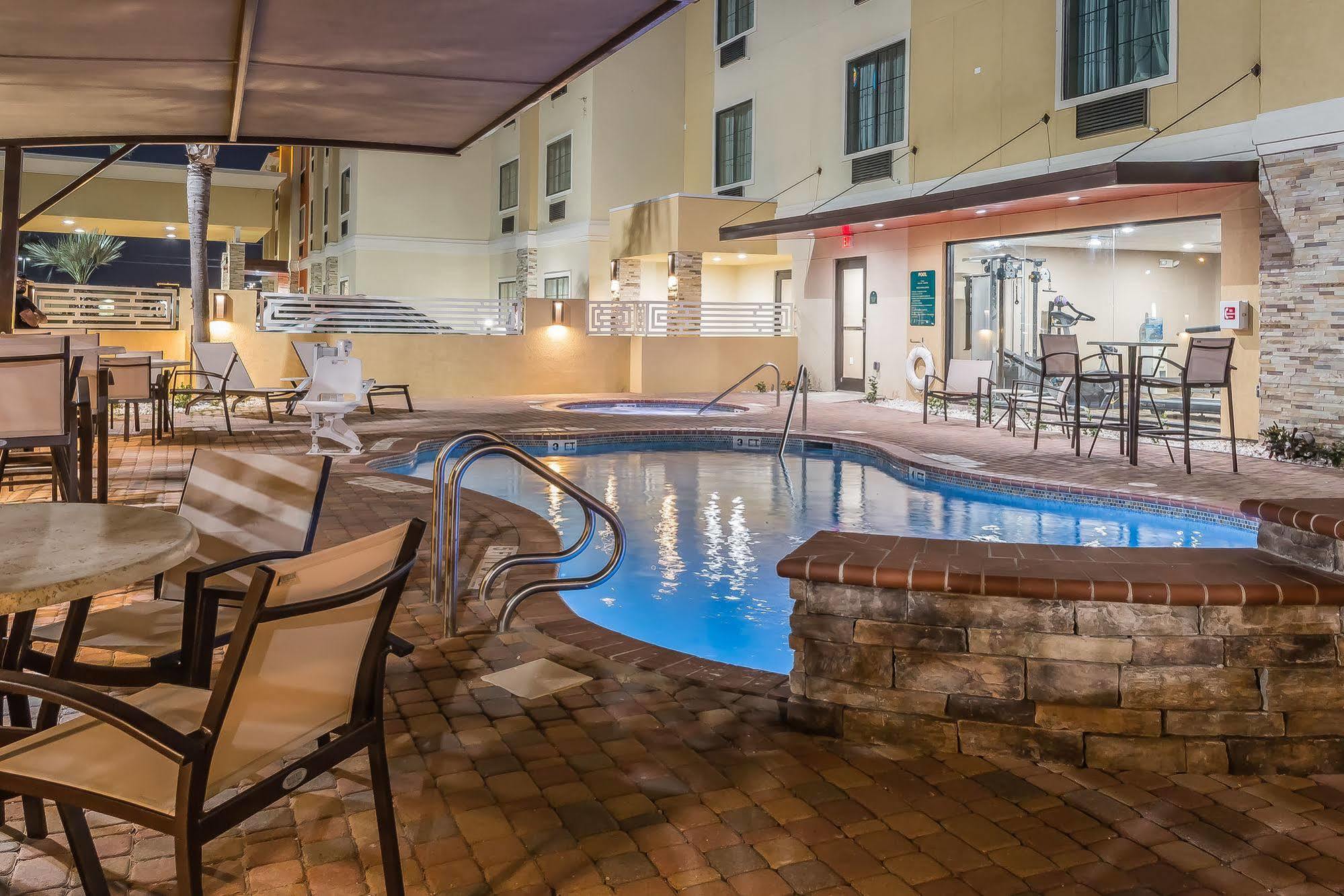 Mainstay Suites Единбург Екстер'єр фото